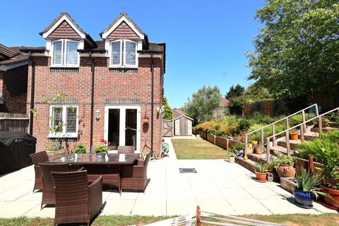 PINE TREE WALK, CLANFIELD