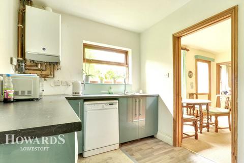 4 bedroom semi-detached house for sale, Beccles Road, South Oulton Broad