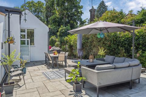 undefined, London Road, Bourne End, HP1