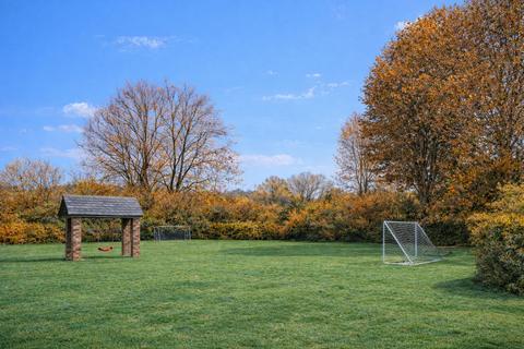 London Road, Bourne End, HP1