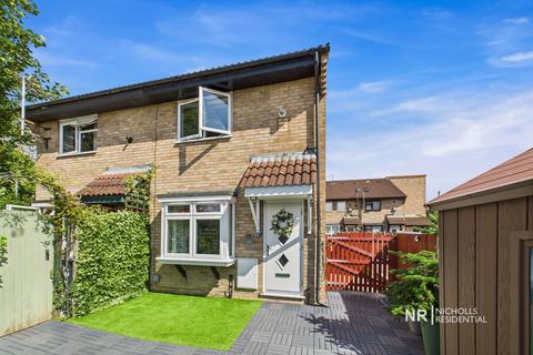 1 bedroom semi-detached house for sale, Ashlyns Way, Chessington, Surrey. KT9
