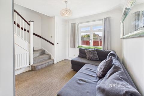 1 bedroom semi-detached house for sale, Ashlyns Way, Chessington, Surrey. KT9