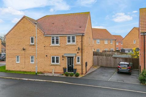 3 bedroom semi-detached house for sale, Heather Drive , Pontefract  WF8