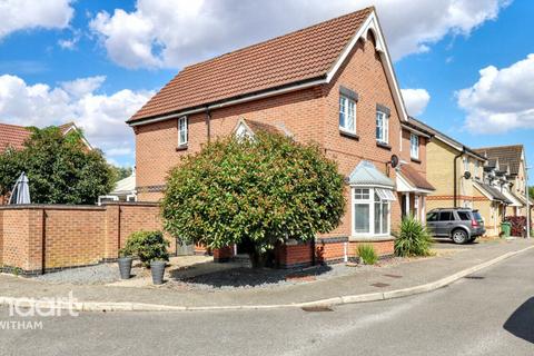 2 Clayshotts Drive, Witham, CM8 1XQ