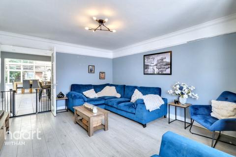 2 Clayshotts Drive, Witham, CM8 1XQ