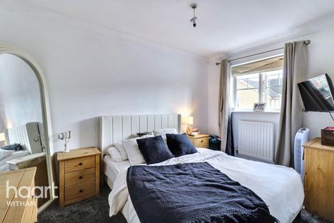2 Clayshotts Drive, Witham, CM8 1XQ