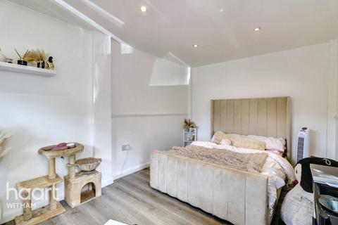 2 Clayshotts Drive, Witham, CM8 1XQ