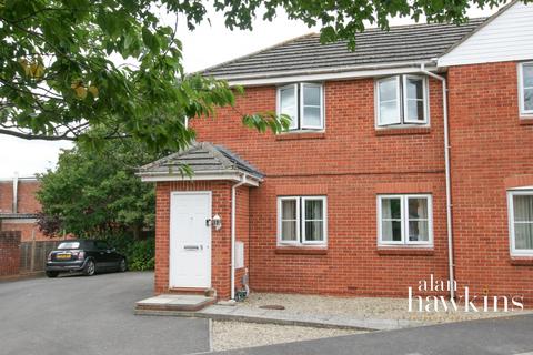 2 bedroom maisonette to rent, Manor House Close, Royal Wootton Bassett, Wiltshire, SN4 7JT