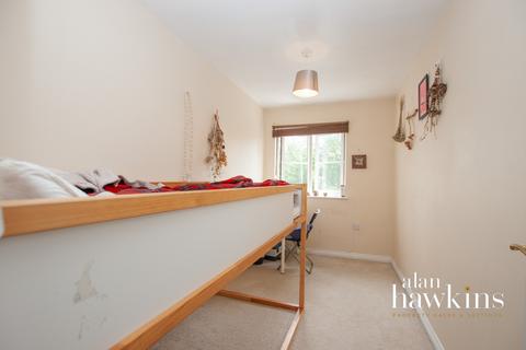 2 bedroom maisonette to rent, Manor House Close, Royal Wootton Bassett, Wiltshire, SN4 7JT