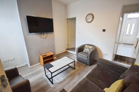 2 bedroom terraced house to rent, Hamil Road, Burslem