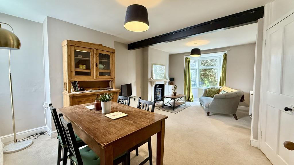 Lounge/dining room