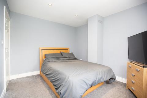 37 Ambien Road, Atherstone, CV9 2AT