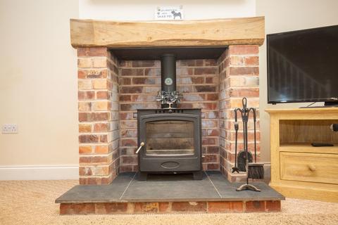 37 Ambien Road, Atherstone, CV9 2AT
