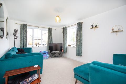 43 Caesar Drive, Nuneaton, CV11 6ZD
