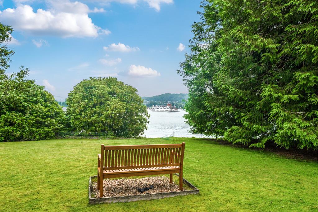Communal Grounds - Lakeshore Seating Area