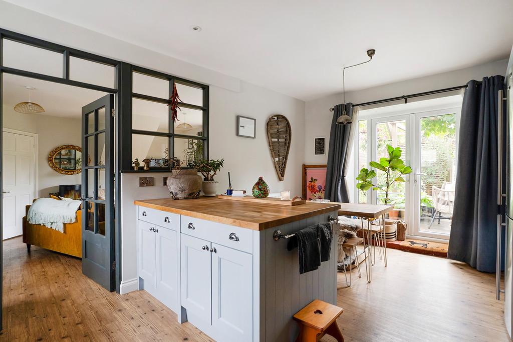 Kitchen dining room