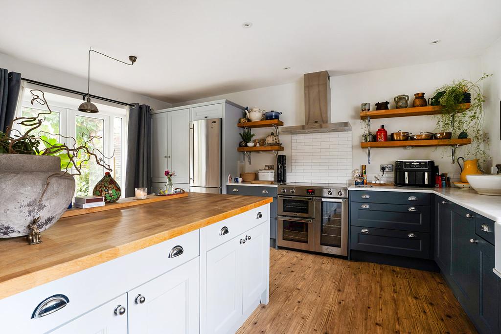Kitchen dining room