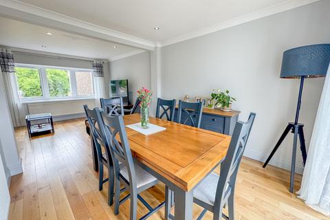 4 Chestnut Path, Canewdon, Rochford, SS4 3QQ