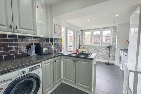 4 Chestnut Path, Canewdon, Rochford, SS4 3QQ