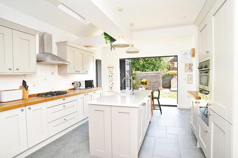 24 Arncliffe Road, Harrogate, HG2 8NQ