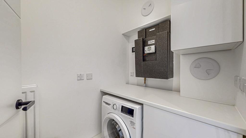 50-web-or-mls-1 Normal Avenue Flat 1.18 64