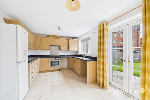 79 Highfields Park Drive, Derby, DE22 1BW