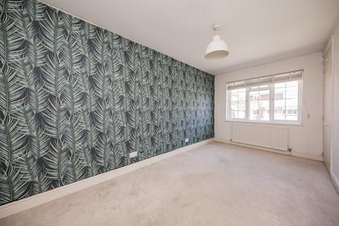 7 Cuckoo Drive, Heathfield, TN21 8AR
