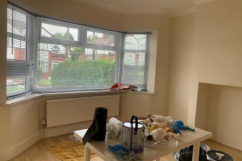 3 bedroom semi-detached house to rent, Craigwell Road, Prestwich