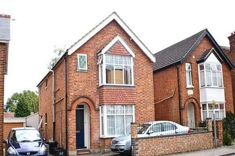 3 bedroom detached house to rent, Wescott Road