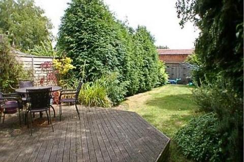 3 bedroom detached house to rent, Wescott Road