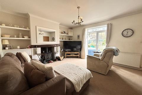 12 Alexander Square, Clayton, Bradford, BD14 6QU