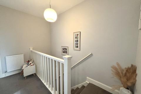 12 Alexander Square, Clayton, Bradford, BD14 6QU