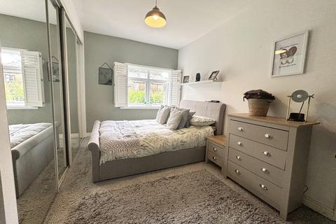 12 Alexander Square, Clayton, Bradford, BD14 6QU