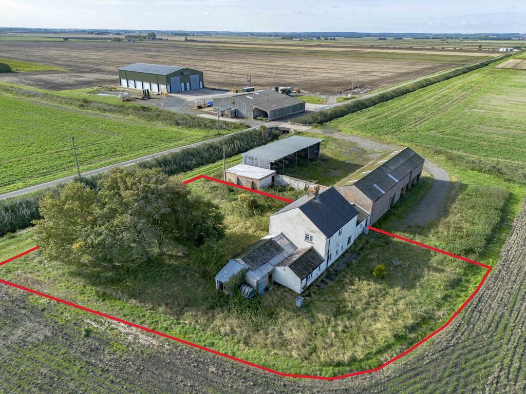 Aerial View - Rear - Red Line