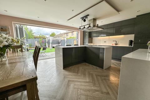 4 bedroom detached house for sale, Prince Charles Road, Fairford GL7