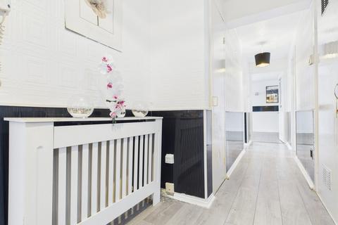 Flat 8, 2 Arran Place, Clydebank, G81 2PT