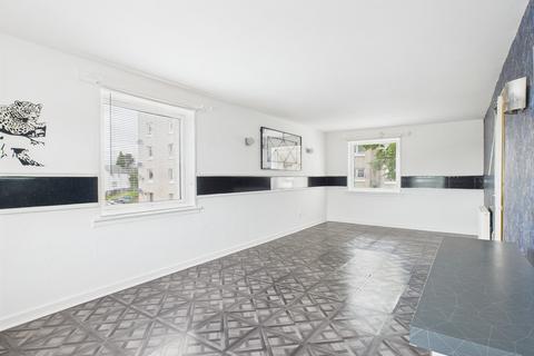 Flat 8, 2 Arran Place, Clydebank, G81 2PT