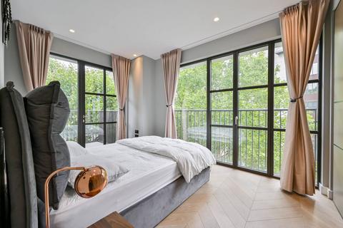 undefined, Cleveland Street, Fitzrovia, London, W1T