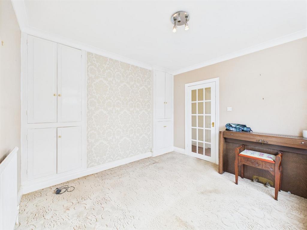 Dining room: