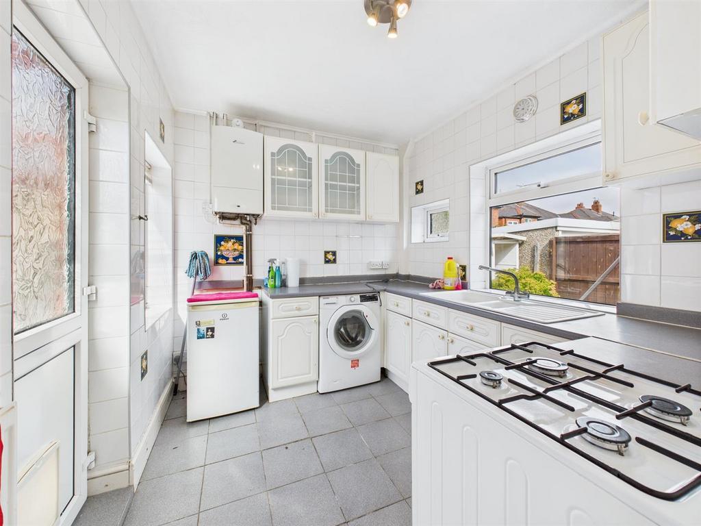 Kitchen: