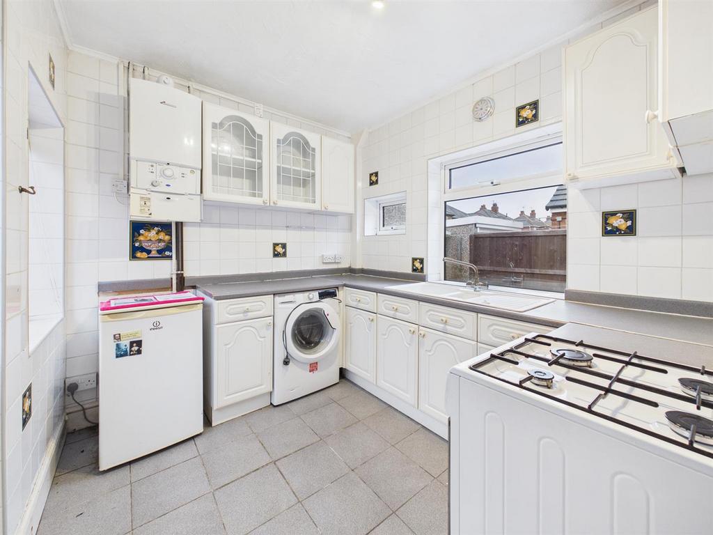 Kitchen: