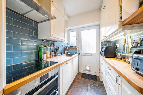 2 bedroom flat to rent, Goodwood Mansions, Brixton, London, SW9