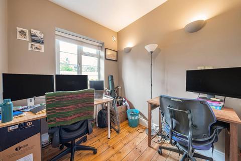 2 bedroom flat to rent, Goodwood Mansions, Brixton, London, SW9