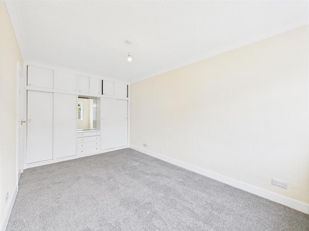 Bedroom: