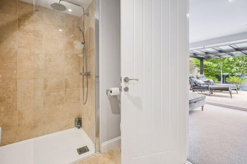 Ensuite and main...