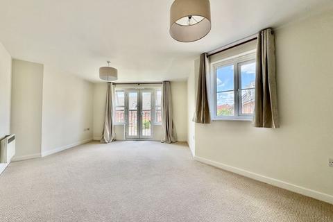 2 bedroom apartment to rent, Eaton Avenue, Slough SL1
