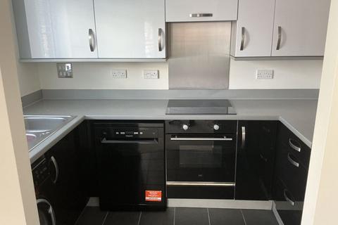 2 bedroom apartment to rent, Eaton Avenue, Slough SL1