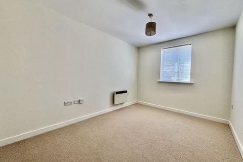 2 bedroom apartment to rent, Eaton Avenue, Slough SL1