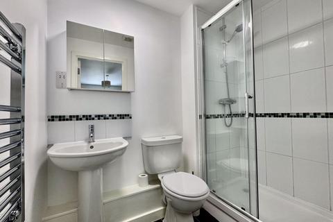 2 bedroom apartment to rent, Eaton Avenue, Slough SL1