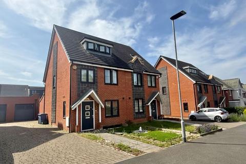 4 bedroom semi-detached house for sale, Kennedy Avenue, High Wycombe HP11